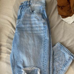 AE mom jean 8 short